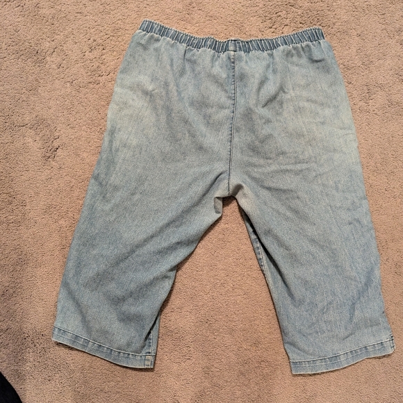 Women's Vintage White Stag Crop Denim Pants - Picture 7 of 12
